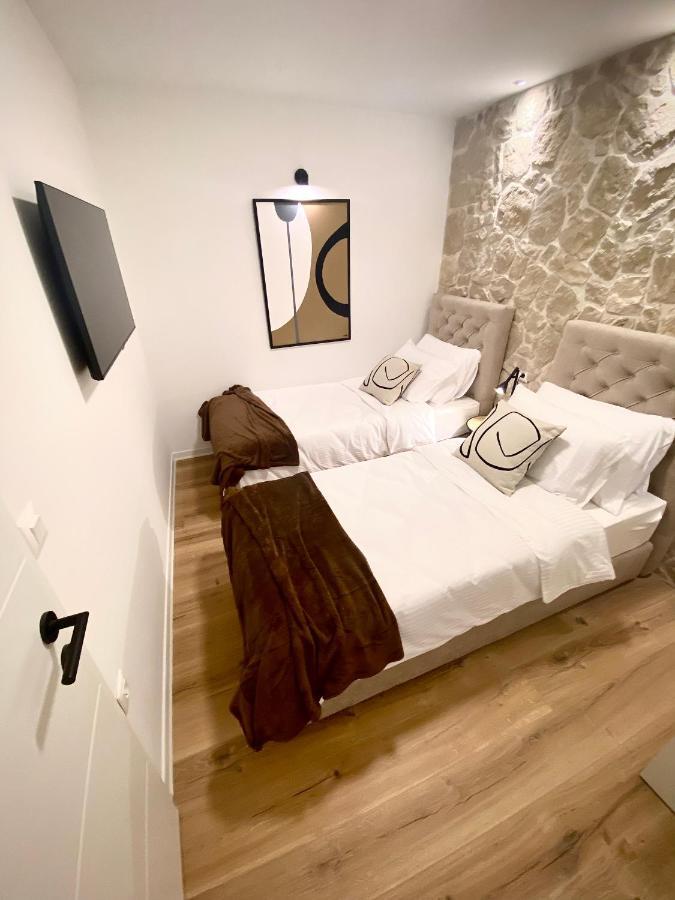 Apartment City Walls In Old Town Of Rovigno Esterno foto