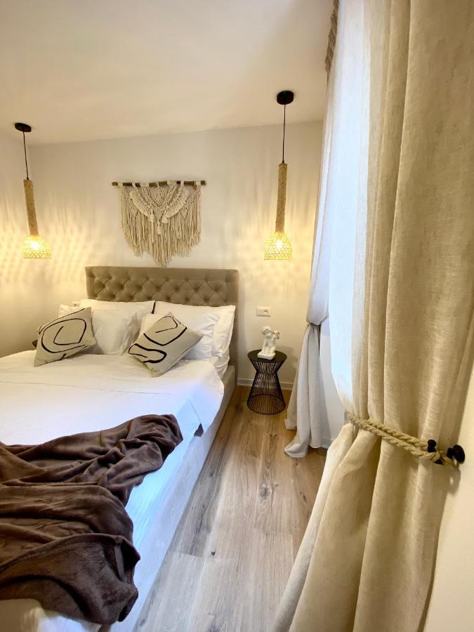 Apartment City Walls In Old Town Of Rovigno Esterno foto