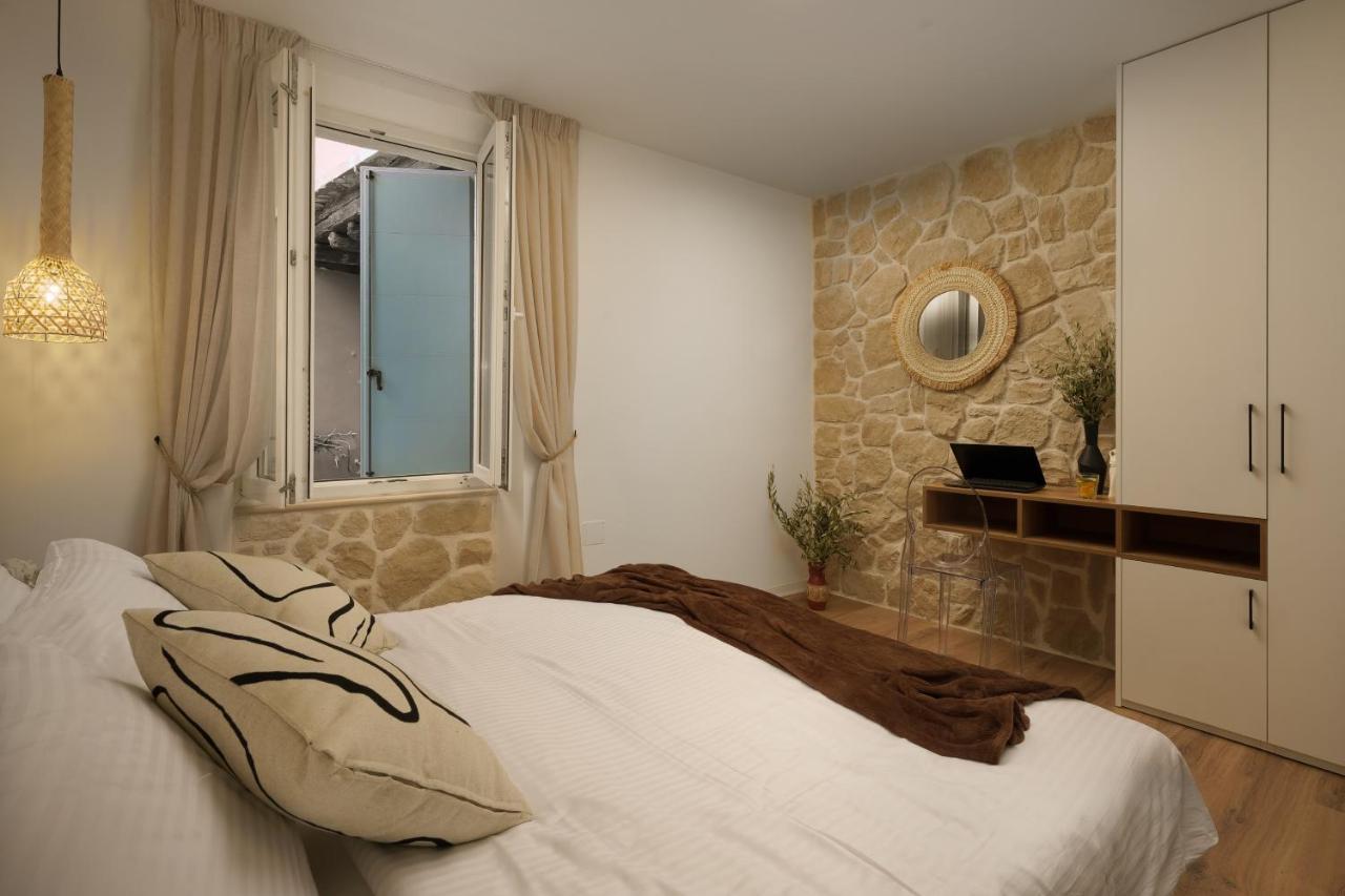 Apartment City Walls In Old Town Of Rovigno Esterno foto