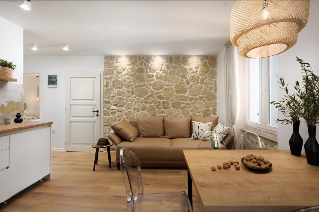 Apartment City Walls In Old Town Of Rovigno Esterno foto